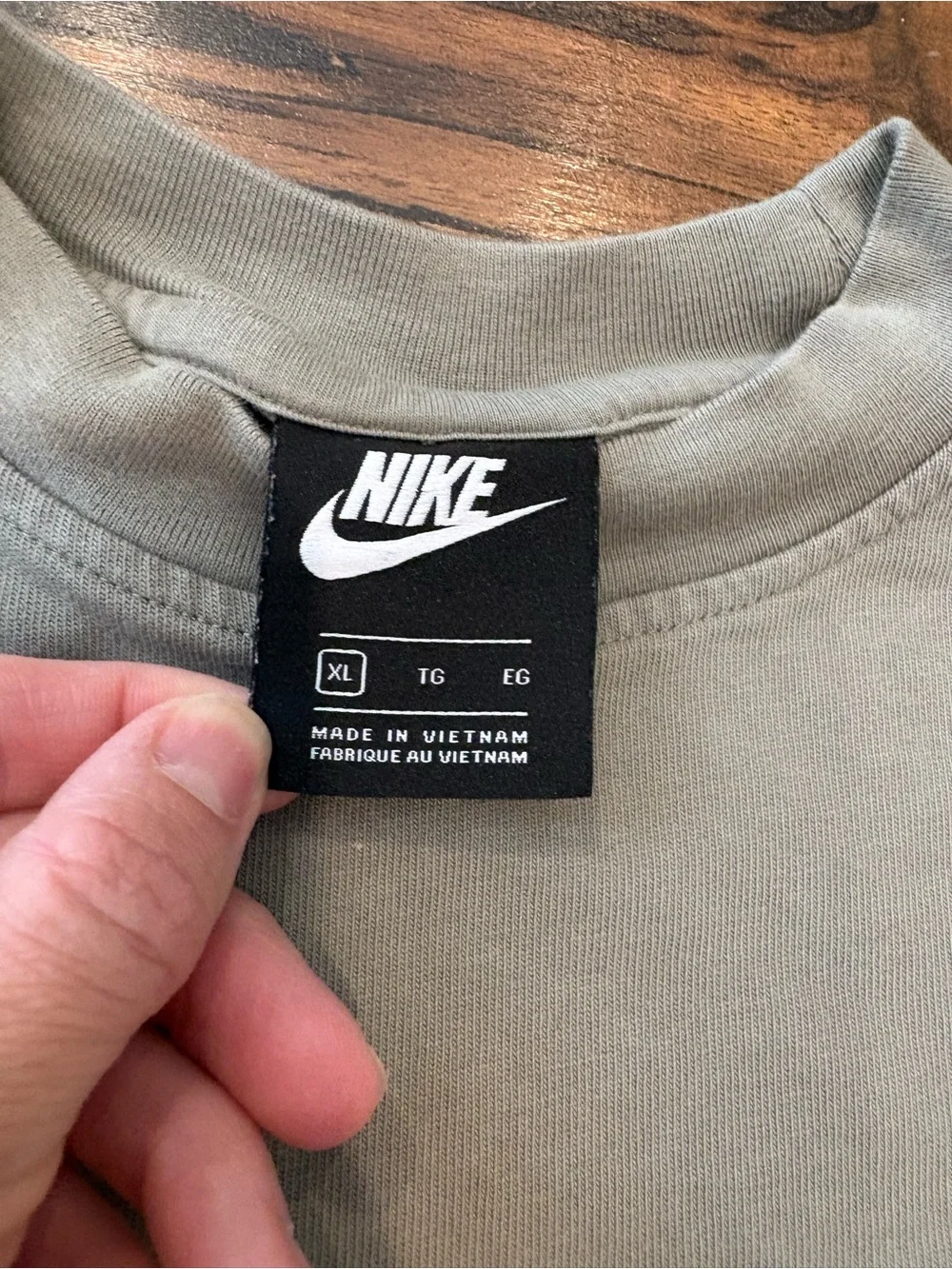 Nike Sportswear Essential Women’s Crop T-Shirt Size Large Khaki Olive Tan Boxy - Picture 3 of 7
